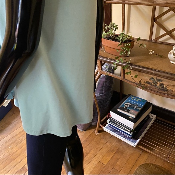 Lost Petals Linen artsy, BoHo top! - Picture 4 of 10